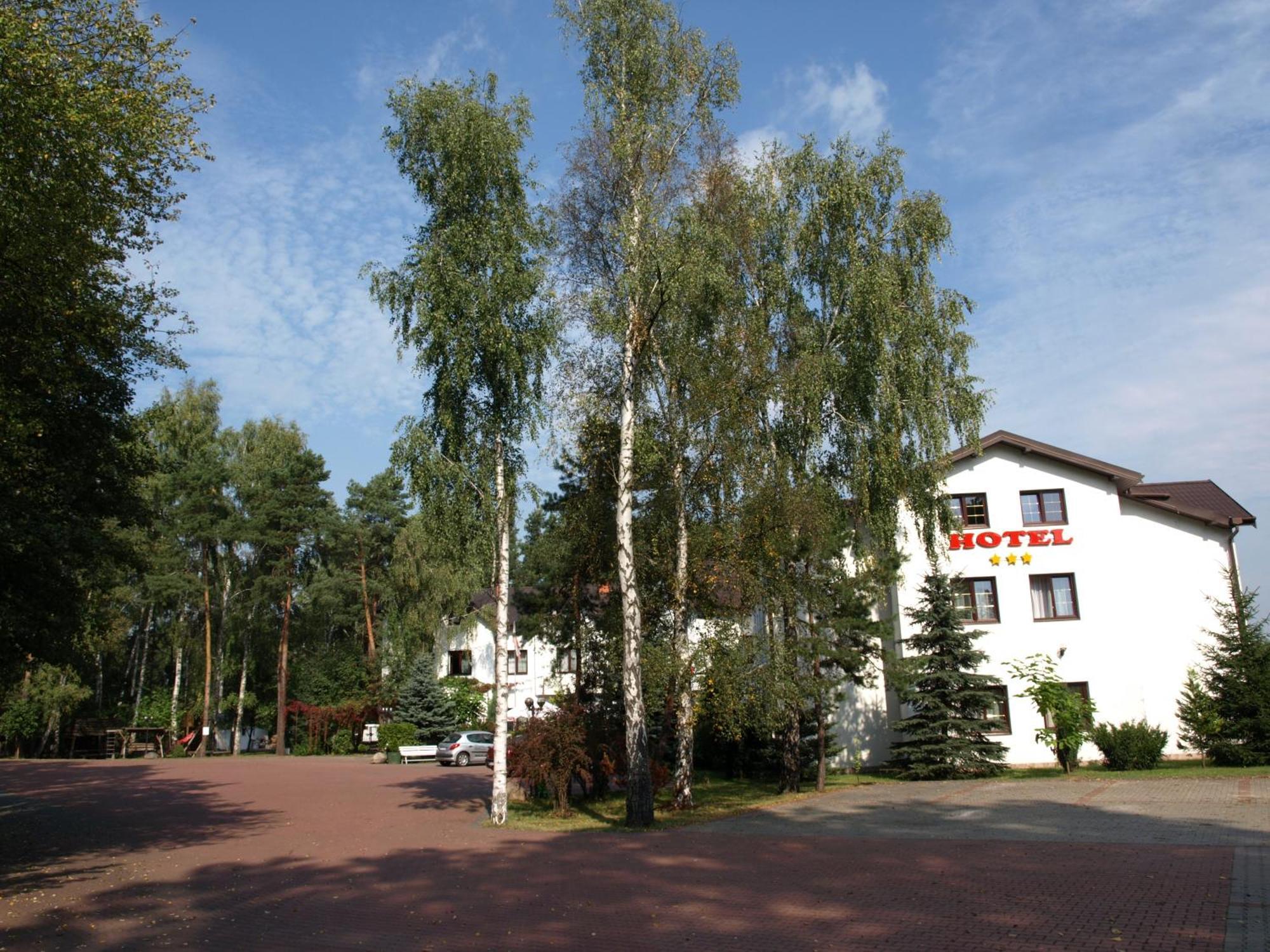 Hotel Relaks Wola Ducka Exterior foto